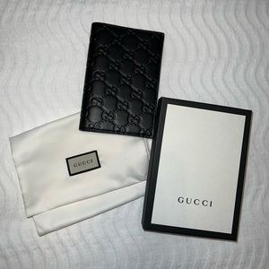 Authentic Gucci passport holder